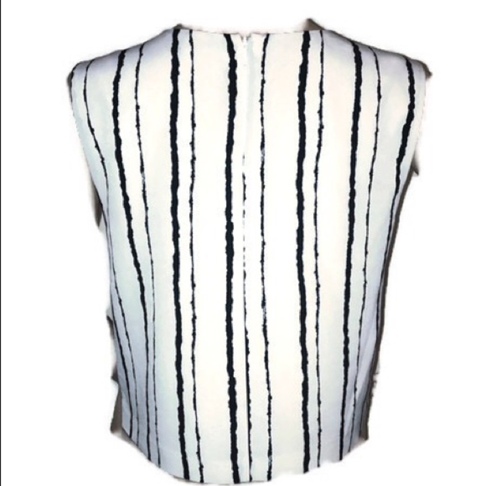 Vince Camuto sleeveless blouse striped medium - Picture 7 of 8